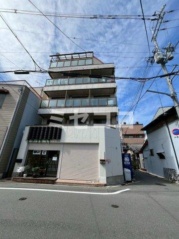 三恵十三東ハイツの外観