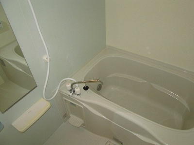 【浴室】 | ヴィラ・リバーサイド | 落ち着いた空間のお風呂です