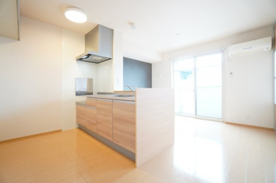 【居間・リビング】 | PARK HILLS MIYAKO C | ※同物件・反転タイプの写真です。