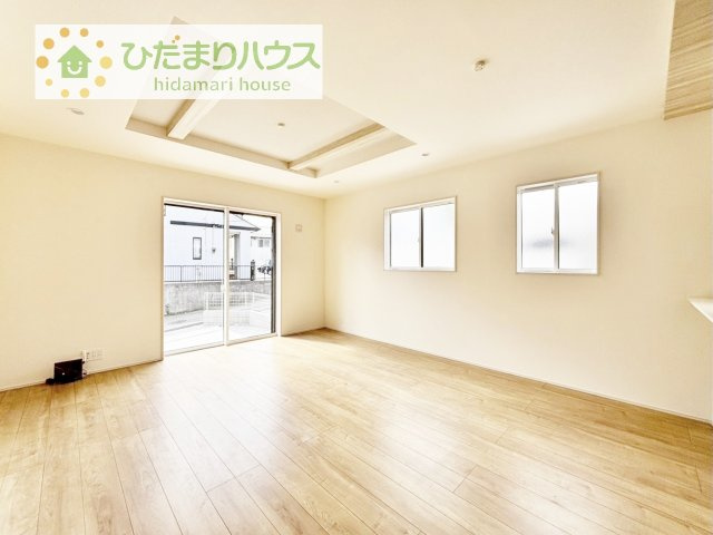 【居間・リビング】 | 取手市台宿1丁目　新築戸建　3号棟 | 早くお仕事終わらせて、家に帰りたくなるようなリビングです(^^♪