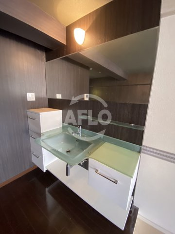 サクシード南森町の洗面所|サクシード南森町　独立洗面化粧台