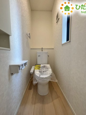 鴻巣市筑波第5　新築戸建　クレイドル04のトイレ