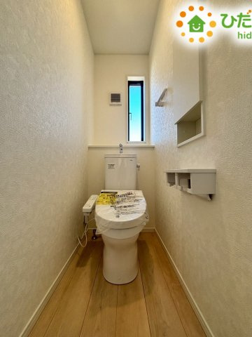 鴻巣市筑波第5　新築戸建　クレイドル04のトイレ