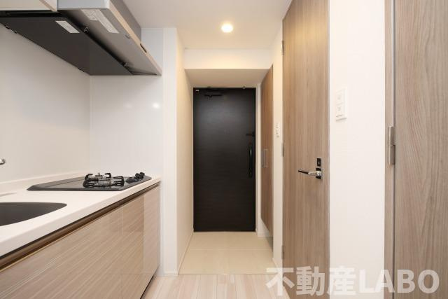 S-RESIDENCE難波大国町dominaの玄関