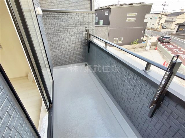 【バルコニー】 | 鶴ヶ島市下新田　全2棟　1号棟 | 風通しの良いバルコニーです