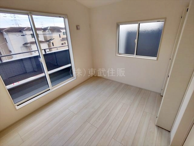 【子供部屋】 | 鶴ヶ島市下新田　全2棟　1号棟 | 2階南側5.25帖洋室　子供部屋にいかがでしょうか