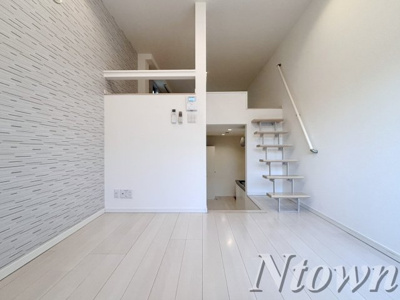 【洋室】 | Phil Glanz | ゆったりとしたリビングです