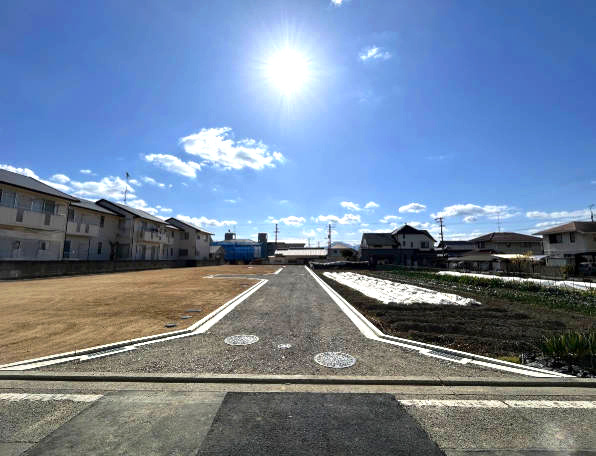 松山市北久米町の売地の前面道路含む現地写真|前面道路含む現地写真です