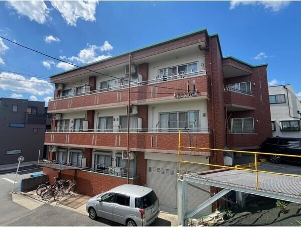 洲山サンヒルズのエントランス