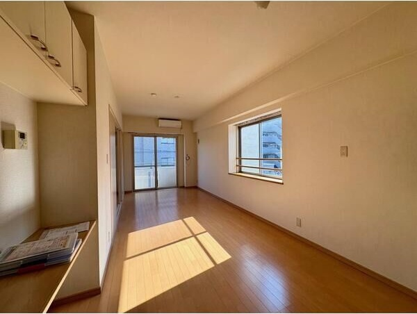 洲山サンヒルズの居間・リビング