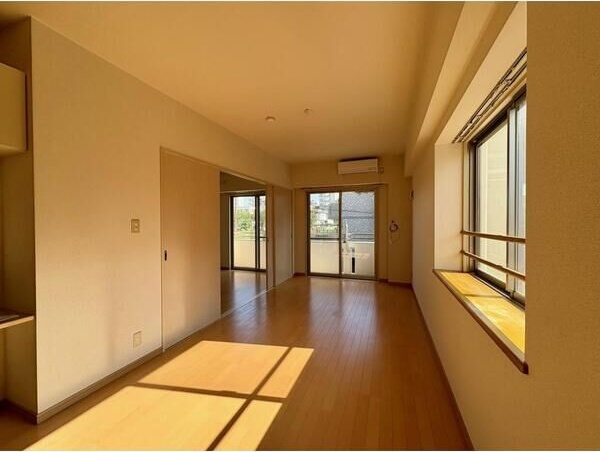 洲山サンヒルズの内装