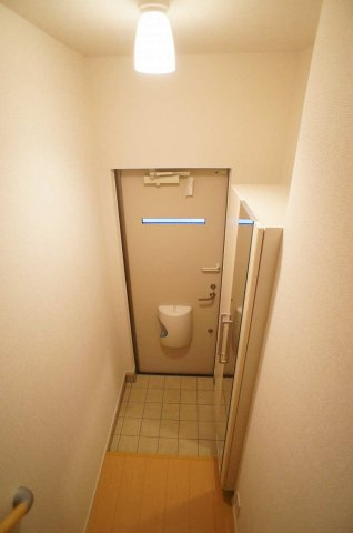 【玄関】 | フランブリーズⅢ | 収納もある玄関です