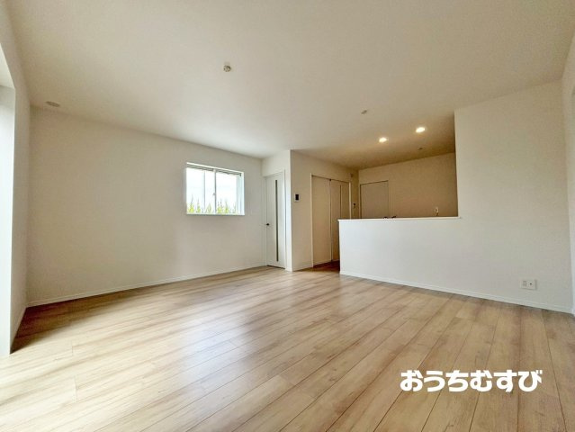 春日井市白山町（全4棟）の居間・リビング
