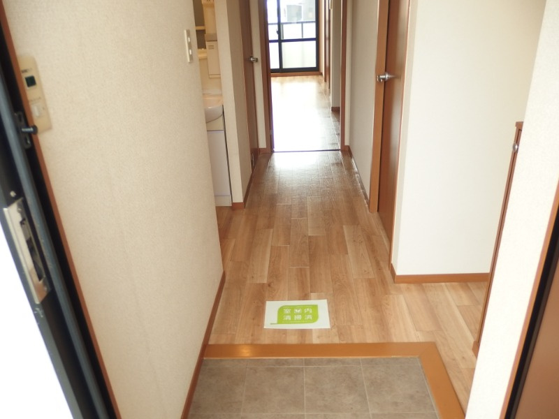 ソレジオ稲熊の玄関