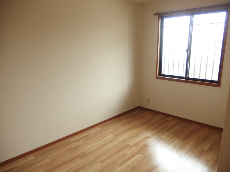 ソレジオ稲熊の洋室