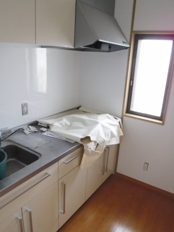 【キッチン】 | フローラル東葛西Ⅲ | キッチンスペースも広々確保。なんといっても窓が付いているのがうれしいですね。