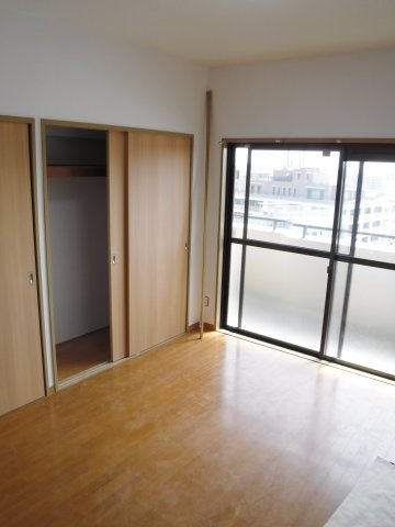 【洋室】 | フローラル東葛西Ⅲ | 洋室１、南向きで明るい洋室です。