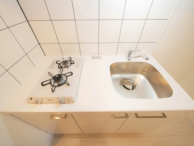 【キッチン】 | エスリード大阪CENTRAL AVENUE | コンパクトなキッチンで掃除もラクラク