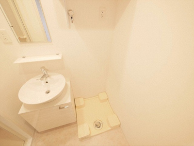 【設備】 | エスリード大阪CENTRAL AVENUE | 洗濯機置き場です