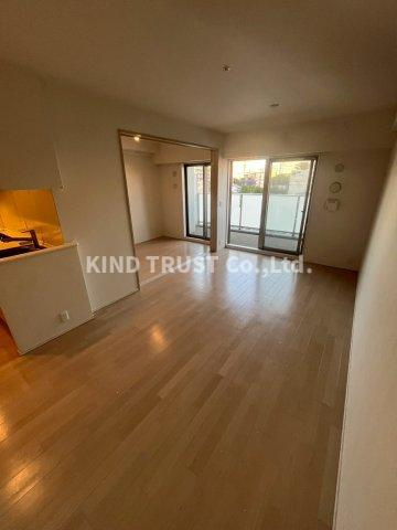 ブランズシティ天神橋筋六丁目の居間・リビング|こちらのリビングで趣味の時間をお楽しみください