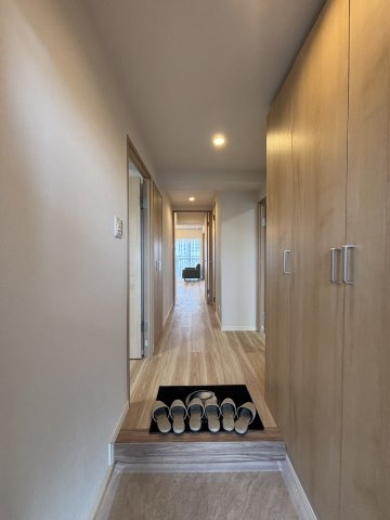 【玄関】 | お出迎えスペースが散らかることなく片付く、大容量のシューズBOX！
