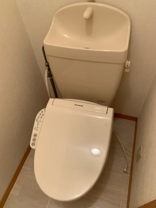 春日井市下市場町６丁目のアパートのトイレ