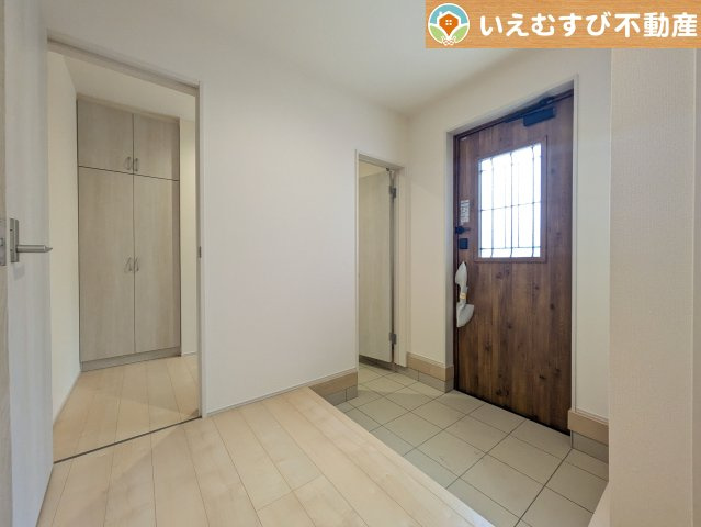 Livele Garden.S　深谷東方第2の玄関|玄関がいつも片づくシューズインクローゼット
たっぷり入る収納設備で玄関がすっきり綺麗に過ごせると快適ですよね♪