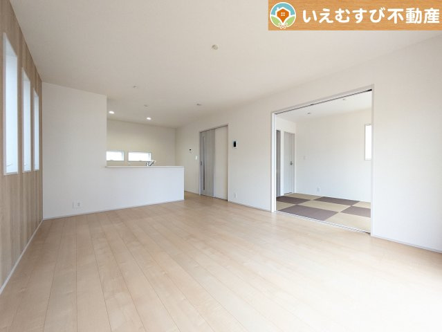 Livele Garden.S　深谷東方第2の居間・リビング|ご家族みんながゆったりくつろげるリビング
ゆとりの空間でくつろいだり遊んだり、家族の時間が楽しみですね♪