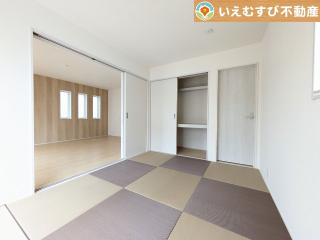 Livele Garden.S　深谷東方第2の和室|すぐ横になれる和室は、みんながほっと一息つける空間
ちょっとした休憩や来客時、お子様のお世話にも大活躍しそうですね♪