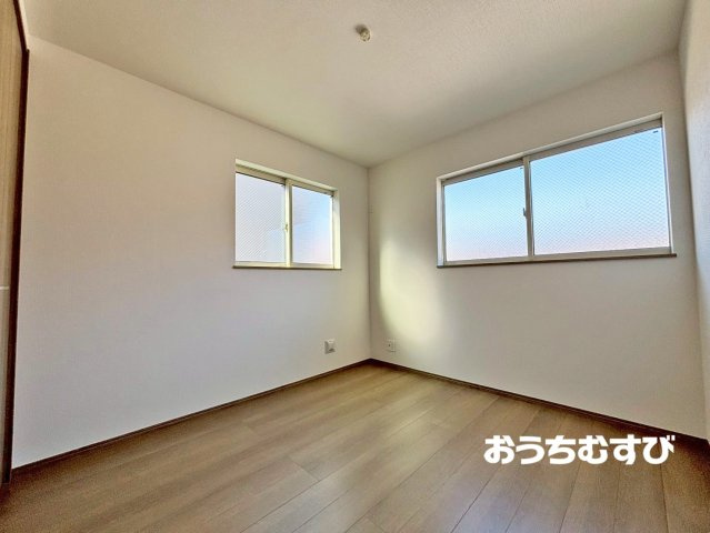 春日井市白山町（全4棟）の洋室