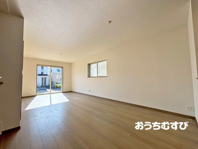 春日井市白山町（全4棟）の居間・リビング