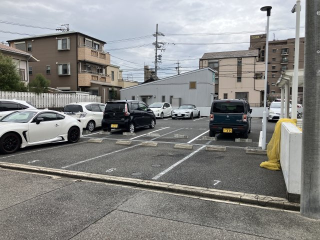 キャストビル豊田の駐車場