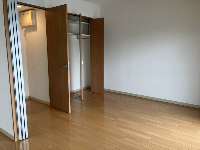 キャストビル豊田の洋室