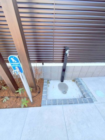 メゾンクレール谷在家のその他共用部分|ペット足洗い場