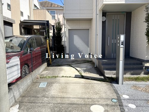 【駐車場】 | 【仲介手数料０円】相模原市南区東大沼4丁目　中古一戸建て | 【仲介手数料０円】相模原市南区東大沼4丁目　中古一戸建て