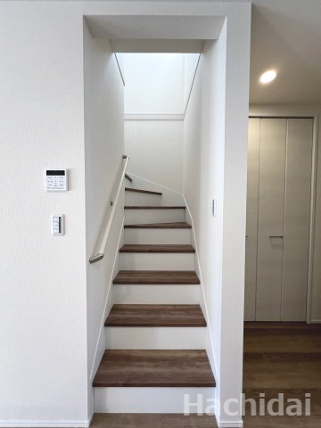 碧南市春日町第2　新築一戸建の内装|階段
