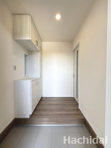 碧南市春日町第2　新築一戸建の玄関