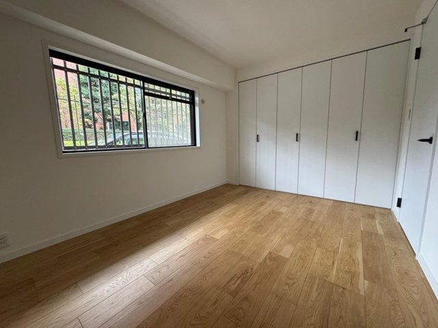 三鷹市下連雀７丁目の中古マンションの洋室