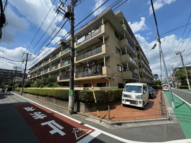 三鷹市下連雀７丁目の中古マンションの外観
