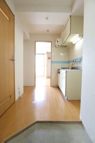 大阪市城東区関目３丁目の賃貸マンションの玄関