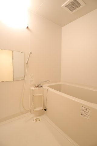 大阪市城東区関目３丁目の賃貸マンションの浴室