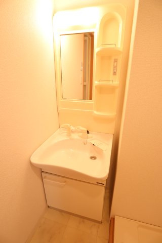 大阪市城東区関目３丁目の賃貸マンションの独立洗面台