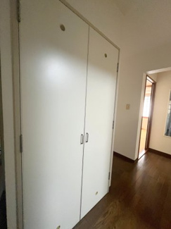 【収納】 | コンセボール21多摩　大家族も伸び伸び！生活動線が被らない！トイレ・お風呂・キッチン２か所！ | あると嬉しい廊下収納！掃除用具など家族みんなで使用する物の収納に便利です！