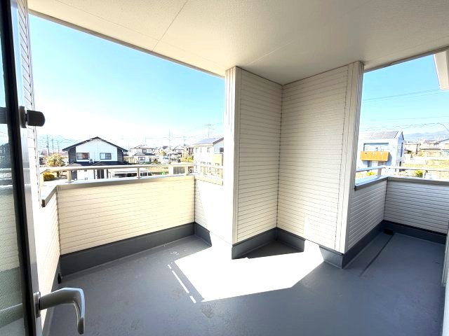 第3富士見町時沢　新築戸建　2号棟のバルコニー|洗濯物が沢山干せて陽当たり良好なバルコニー付き♪