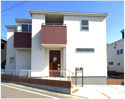 第3富士見町時沢　新築戸建　2号棟の外観|富士見町時沢に全11棟の住宅が完成しました！
おしゃれなデザインの外観に仕上がっています♪
ご都合に合わせていつでもご見学頂けます。お気軽にお問い合わせください☆