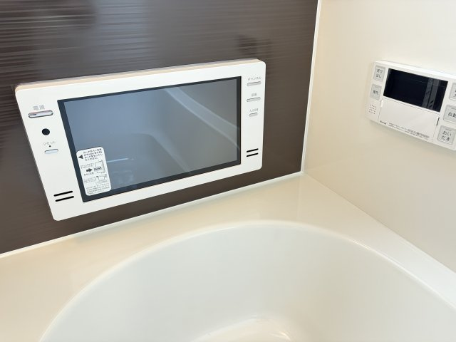 第3富士見町時沢　新築戸建　2号棟の設備|浴室には16型テレビ搭載です。快適なバスタイムが送れます☆
