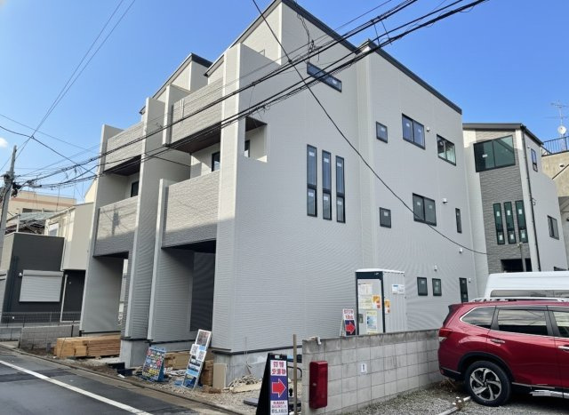 板橋区富士見町 全4棟 4号棟の外観|【現地販売会開催！】
3階建て　新築戸建　全4棟
東武東上線「中板橋」駅徒歩11分の好立地です♪