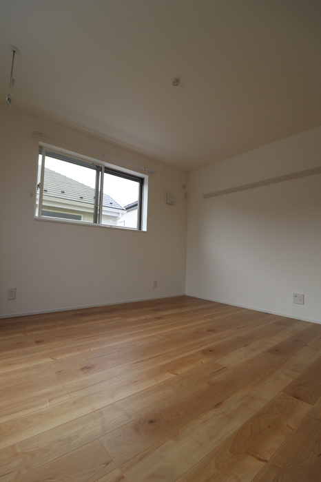 住吉町戸建 1号棟の洋室