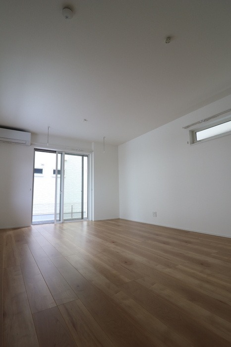 住吉町戸建 1号棟の居間・リビング