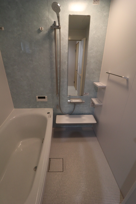 住吉町戸建 1号棟の浴室